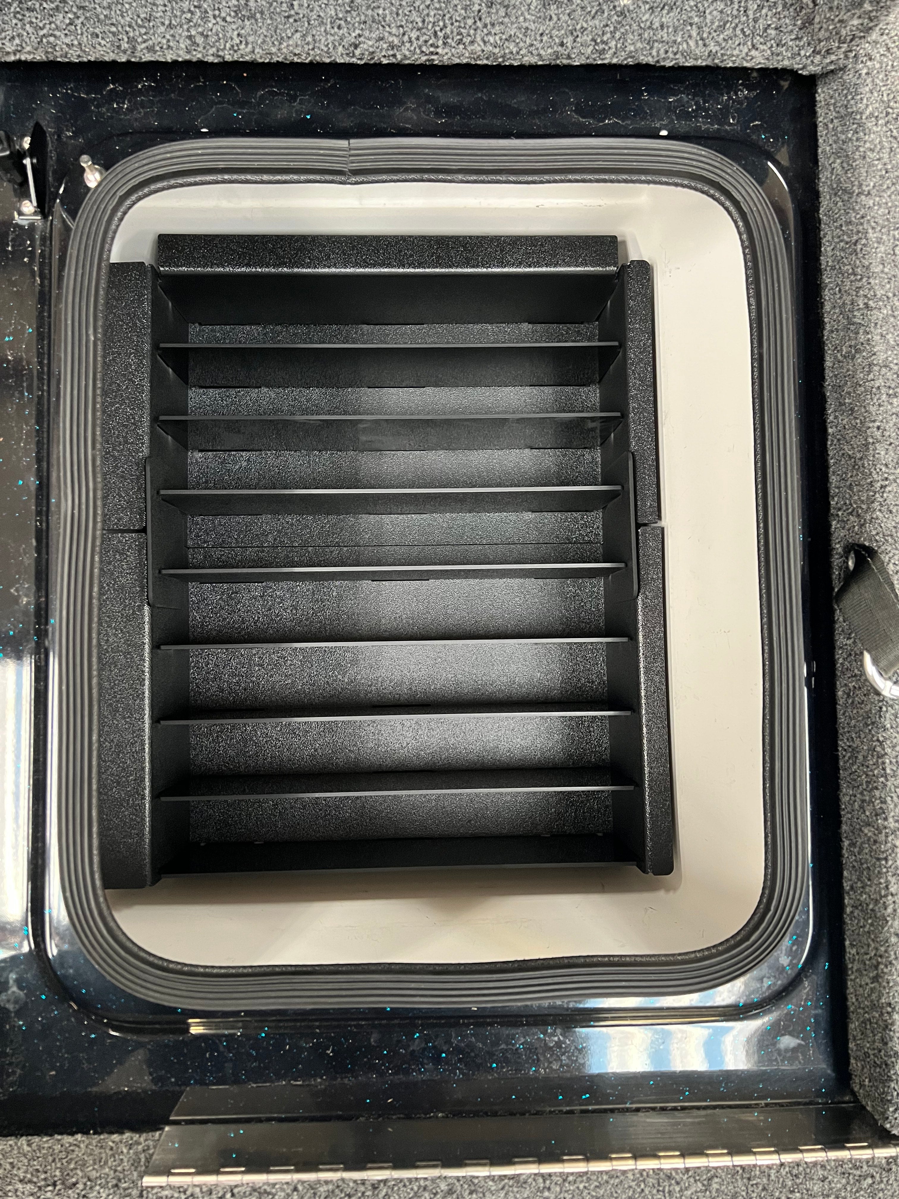 NPDBC0020 2025 BASS CAT CARACAL STS COMPARTMENT ONE TACKLE TRAY
