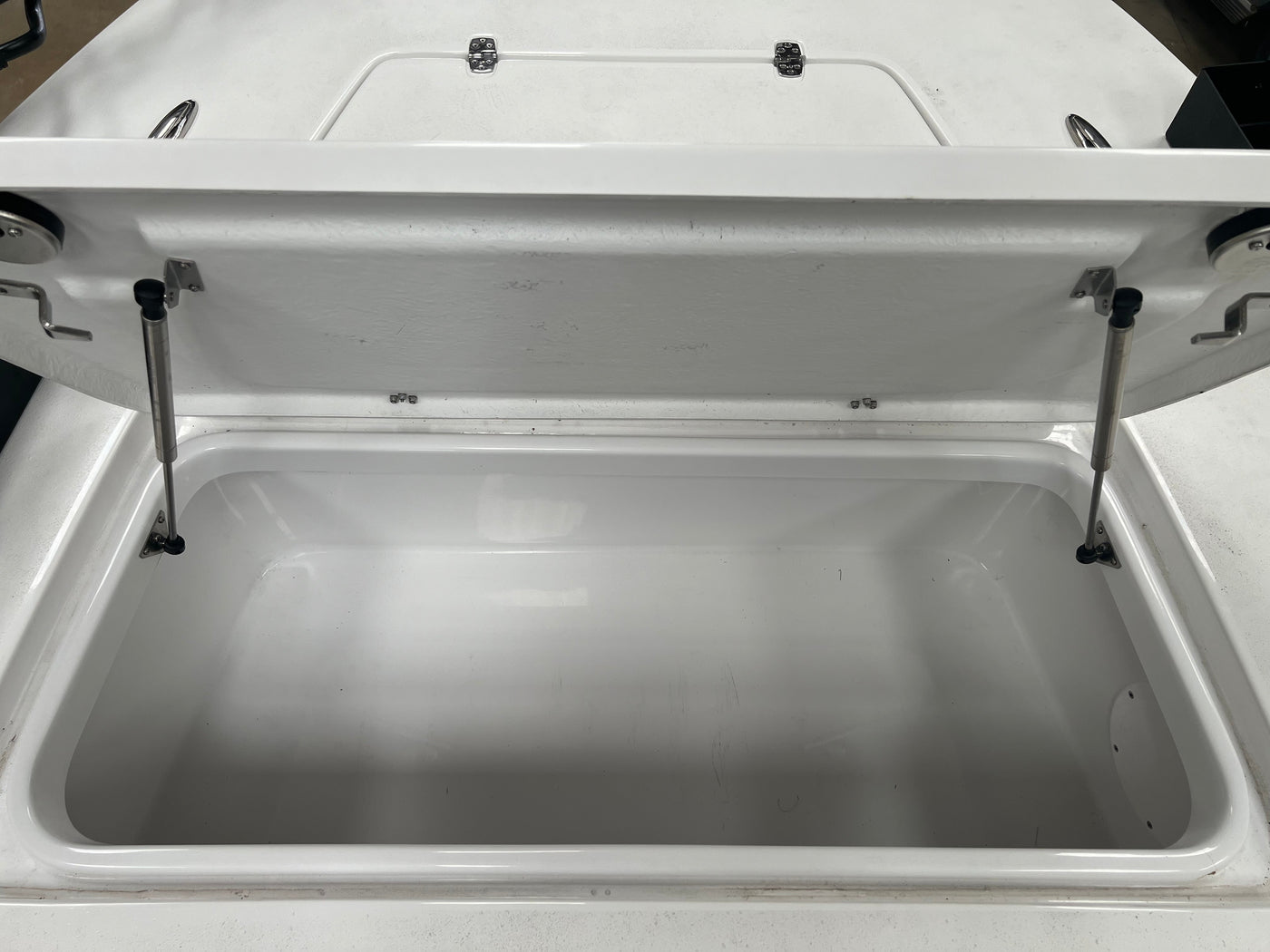 NPDBLAZ0002 2019-2024 BLAZER 675 ULTIMATE BAY CENTER COMPARTMENT KIT