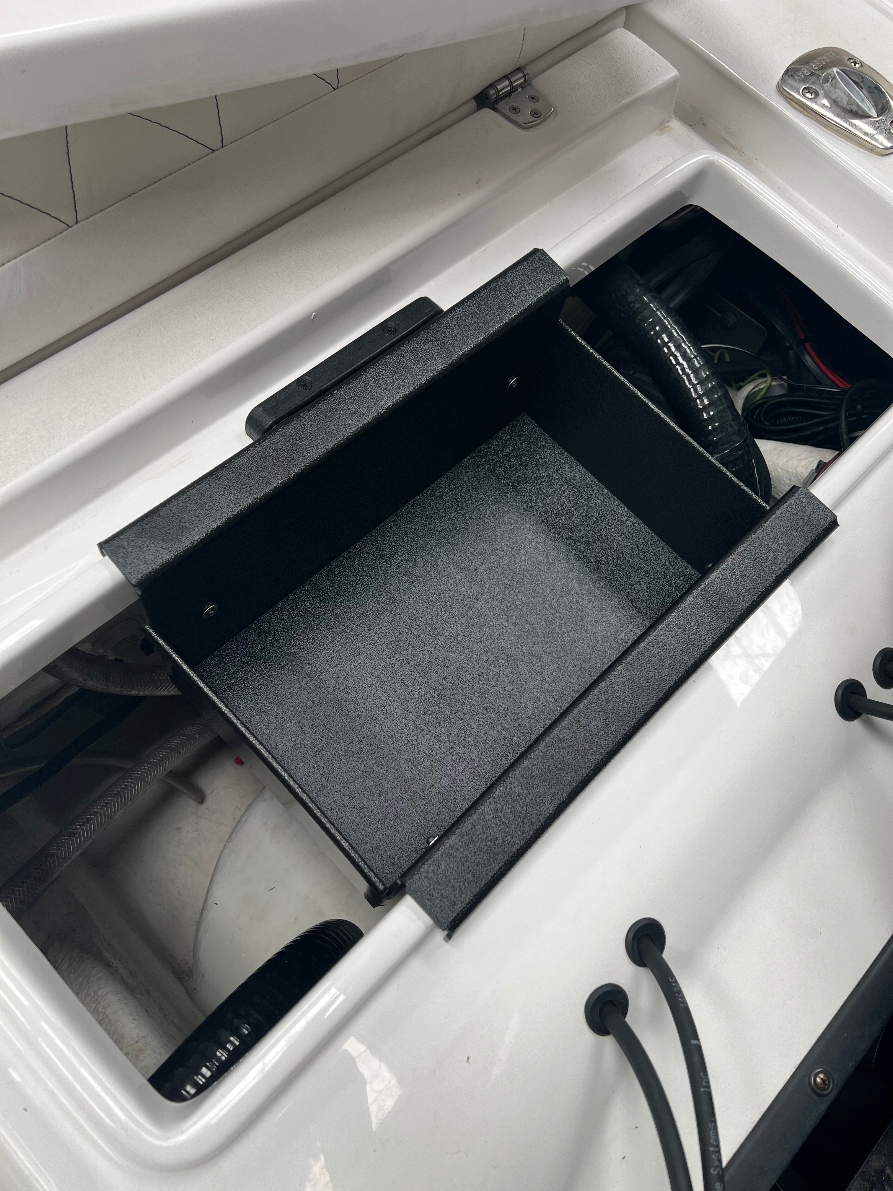NPDBLAZ0003 BLAZER 675 ULTIMATE BAY BATTERY COMPARTMENT TRAY