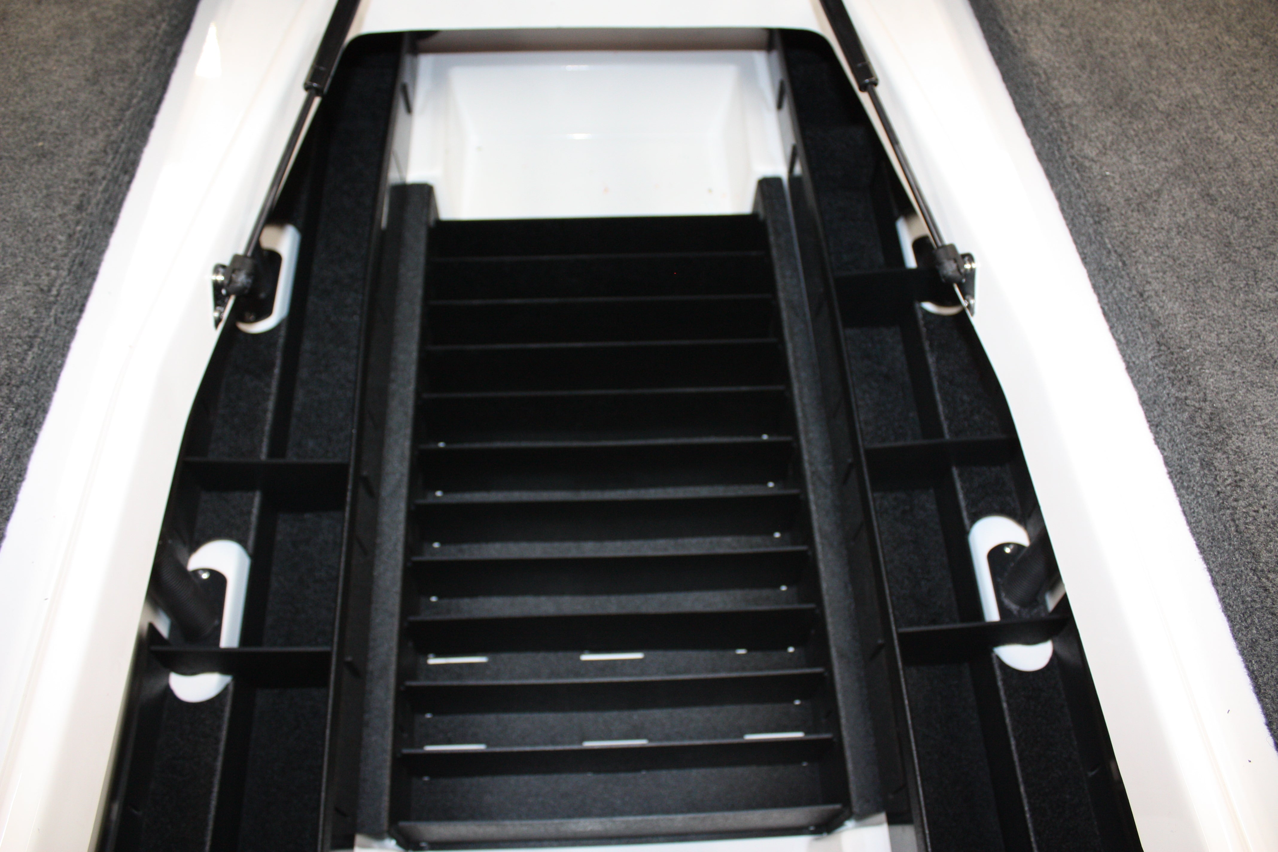 NPDSK0057 2023 ZXR 19 2022-2025 ZXR 20/21 Skeeter® CENTER COMPARTMENT PLANO BOX TRAY