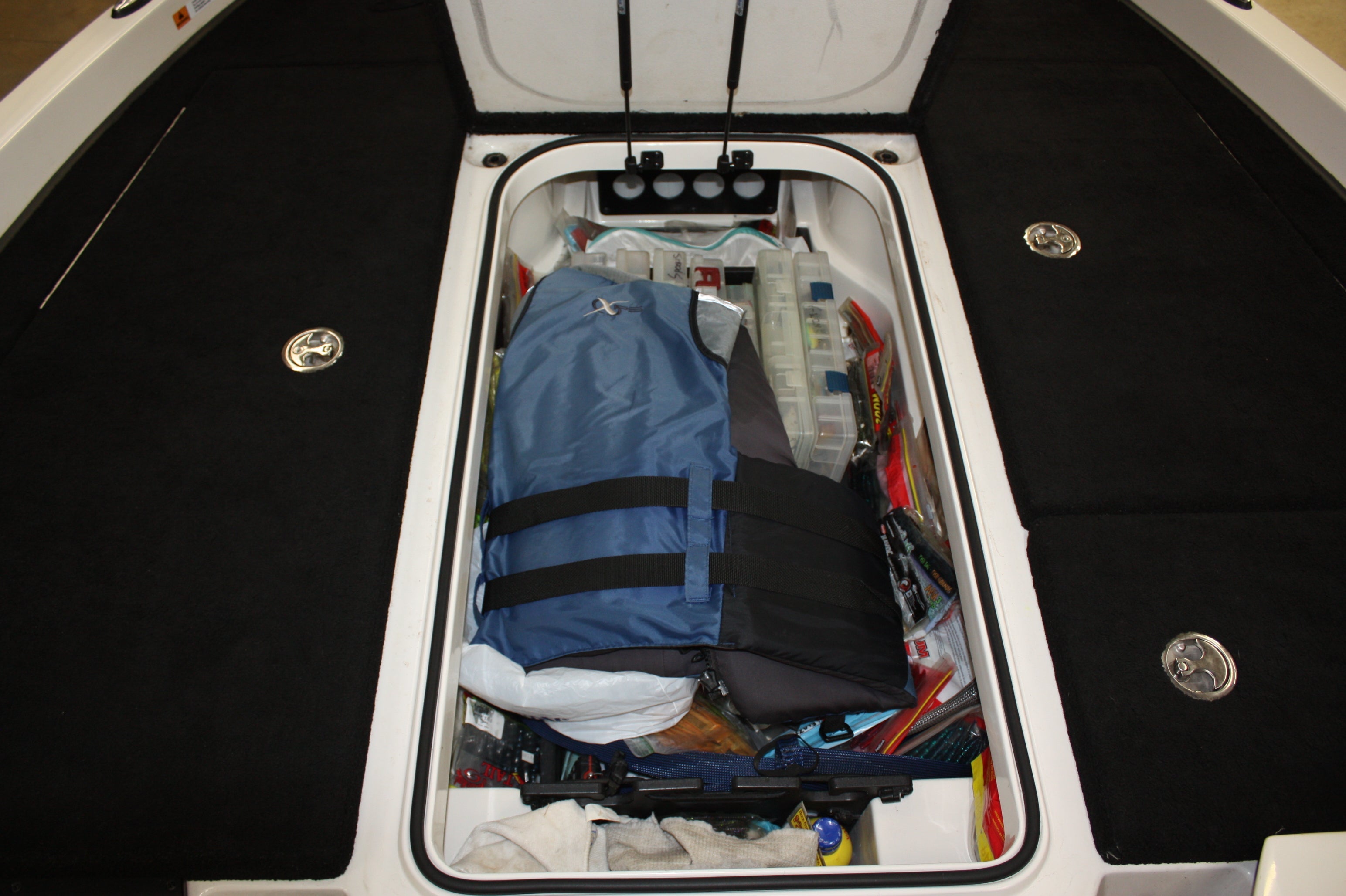 NPDRANG0021 2019 Ranger® Z519 / Z518 CENTER COMPARTMENT KIT