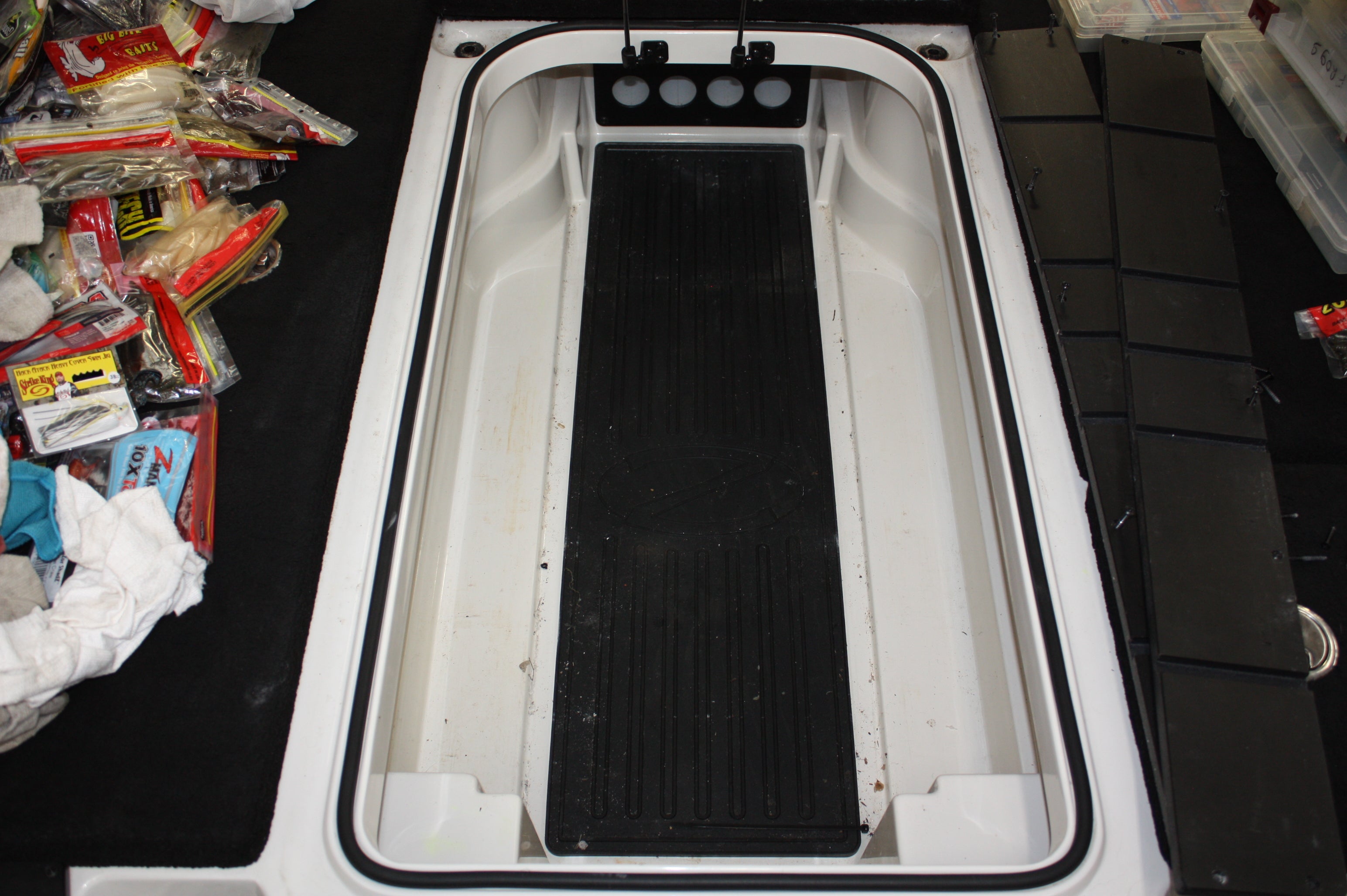 NPDRANG0014 2020- CURRENT Ranger® Z519 / Z518 CENTER COMPARTMENT KIT