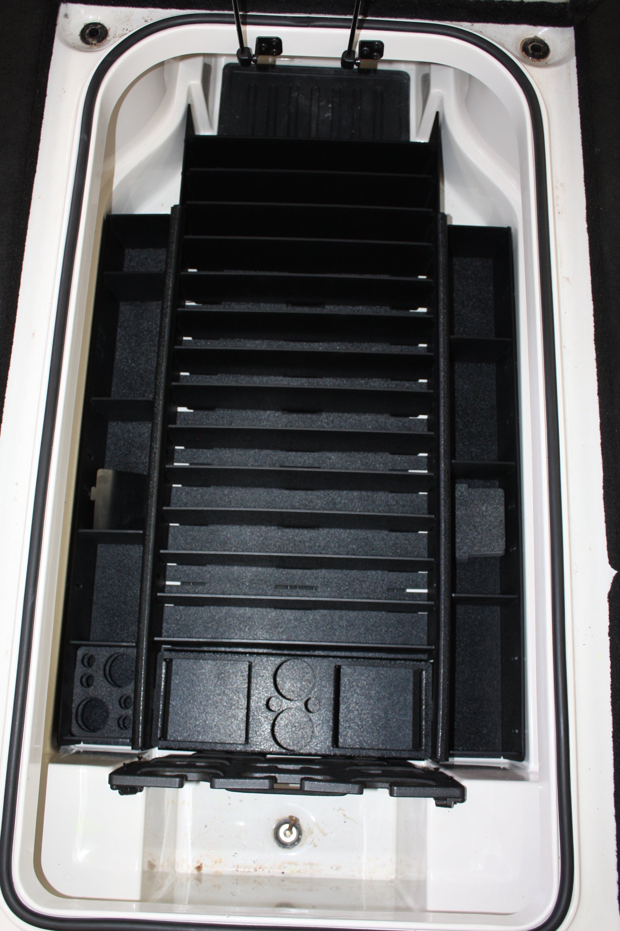 NPDRANG0014 2020- CURRENT Ranger® Z519 / Z518 CENTER COMPARTMENT KIT