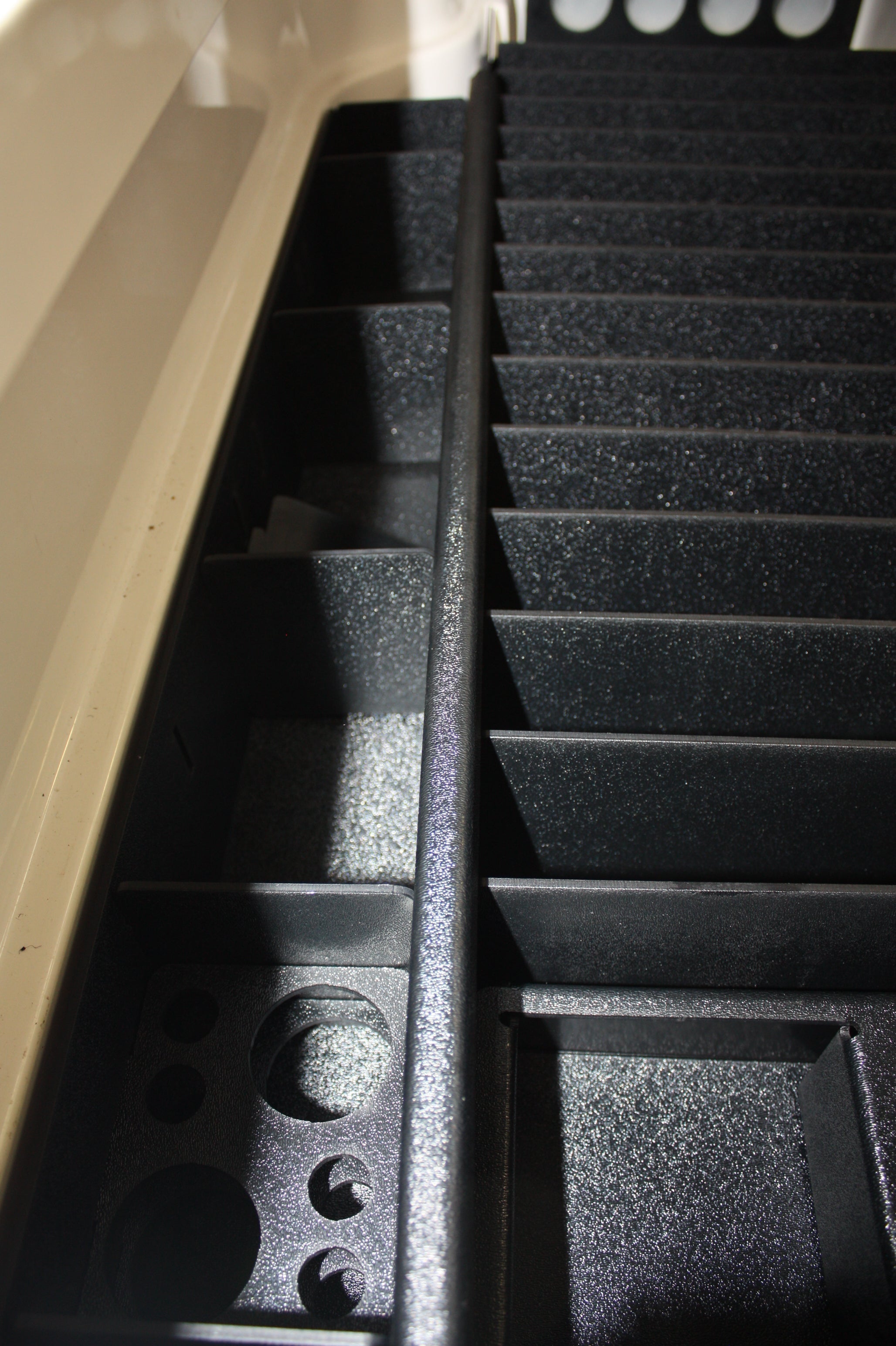 NPDRANG0014 2020- CURRENT Ranger® Z519 / Z518 CENTER COMPARTMENT KIT