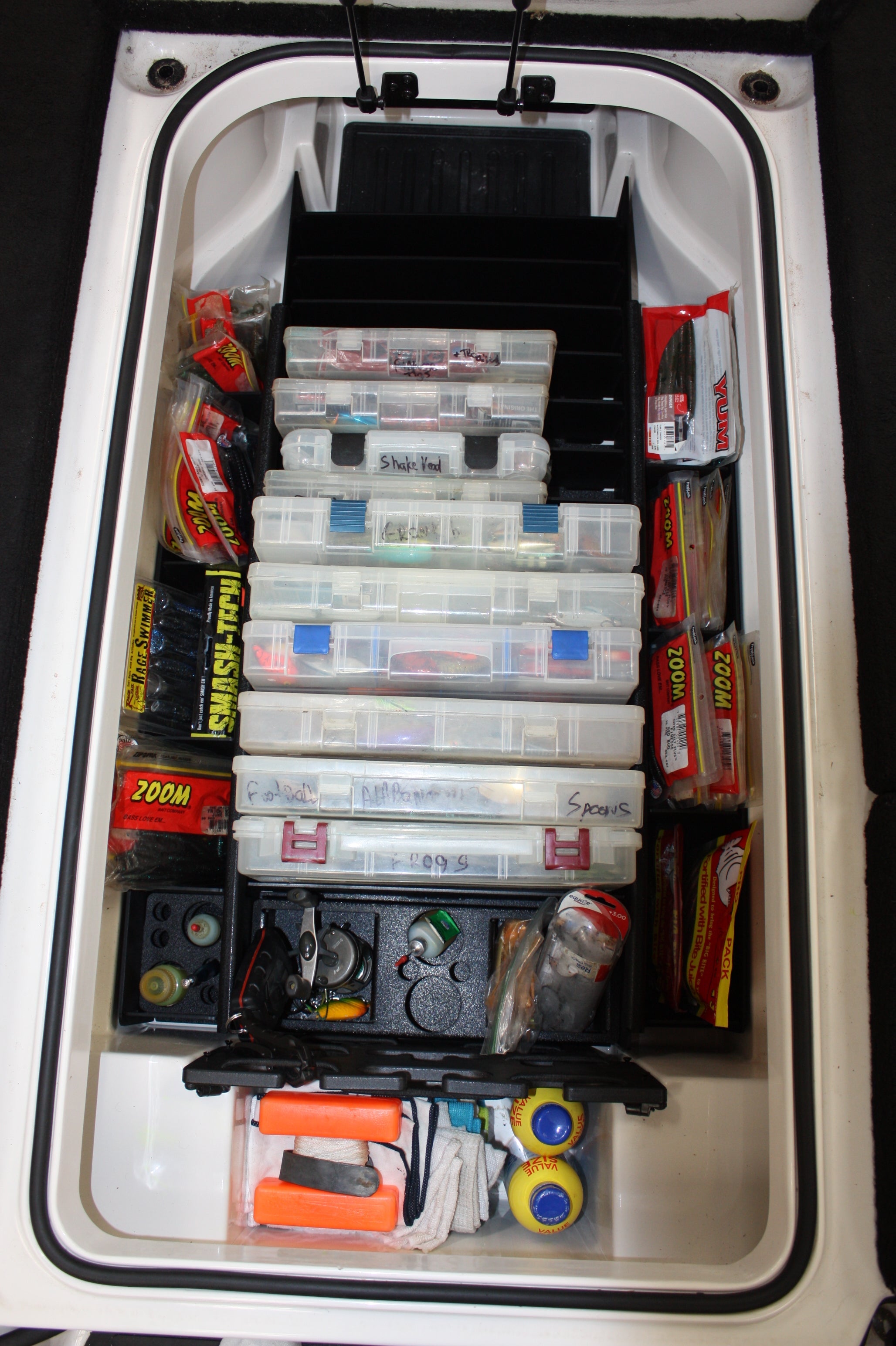 NPDRANG0014 2020- CURRENT Ranger® Z519 / Z518 CENTER COMPARTMENT KIT