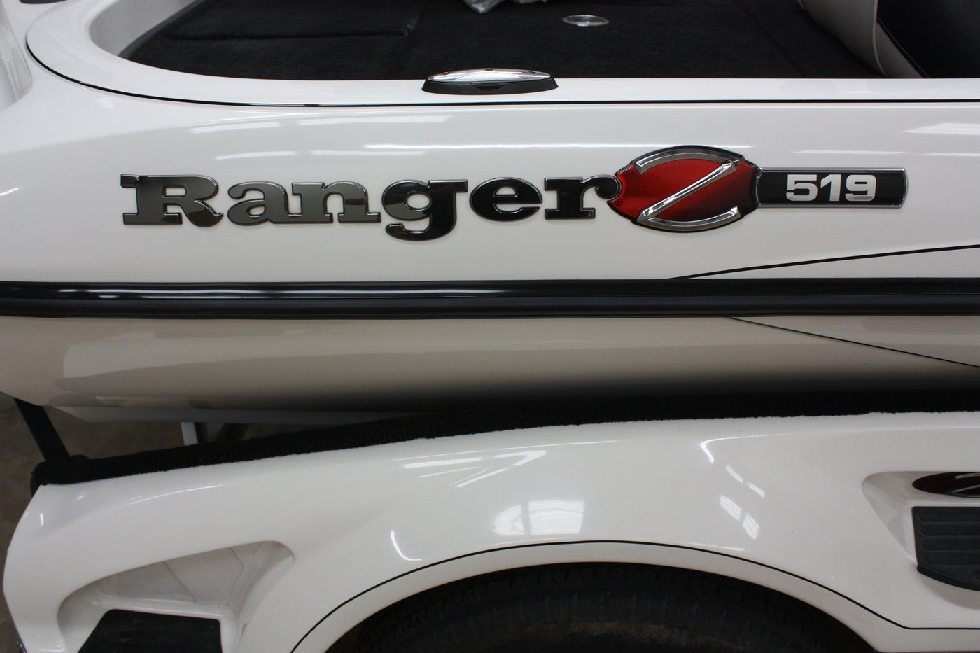 NPDRANG0021 2019 Ranger® Z519 / Z518 CENTER COMPARTMENT KIT