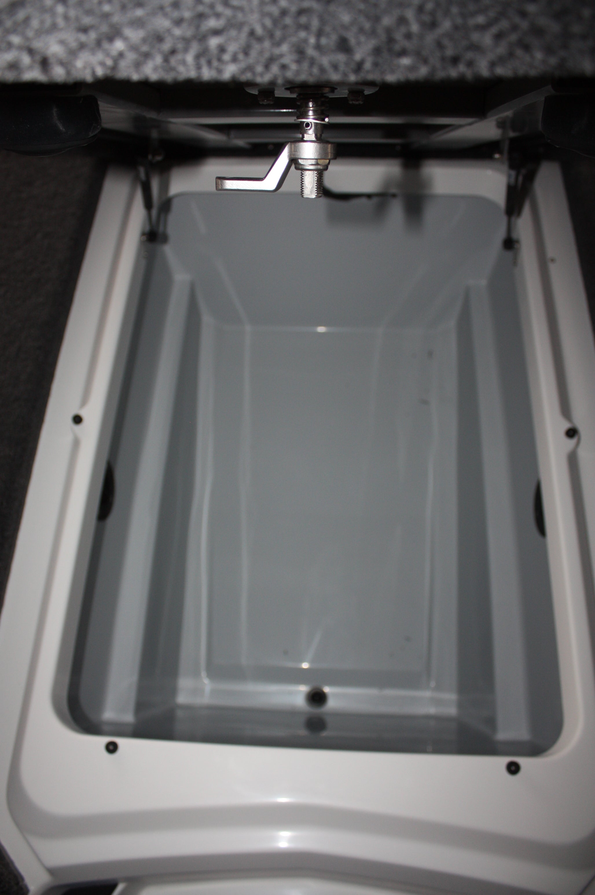NPDIK0005 iKon VLX, VLS, VLE 20 CENTER COMPARTMENT KIT