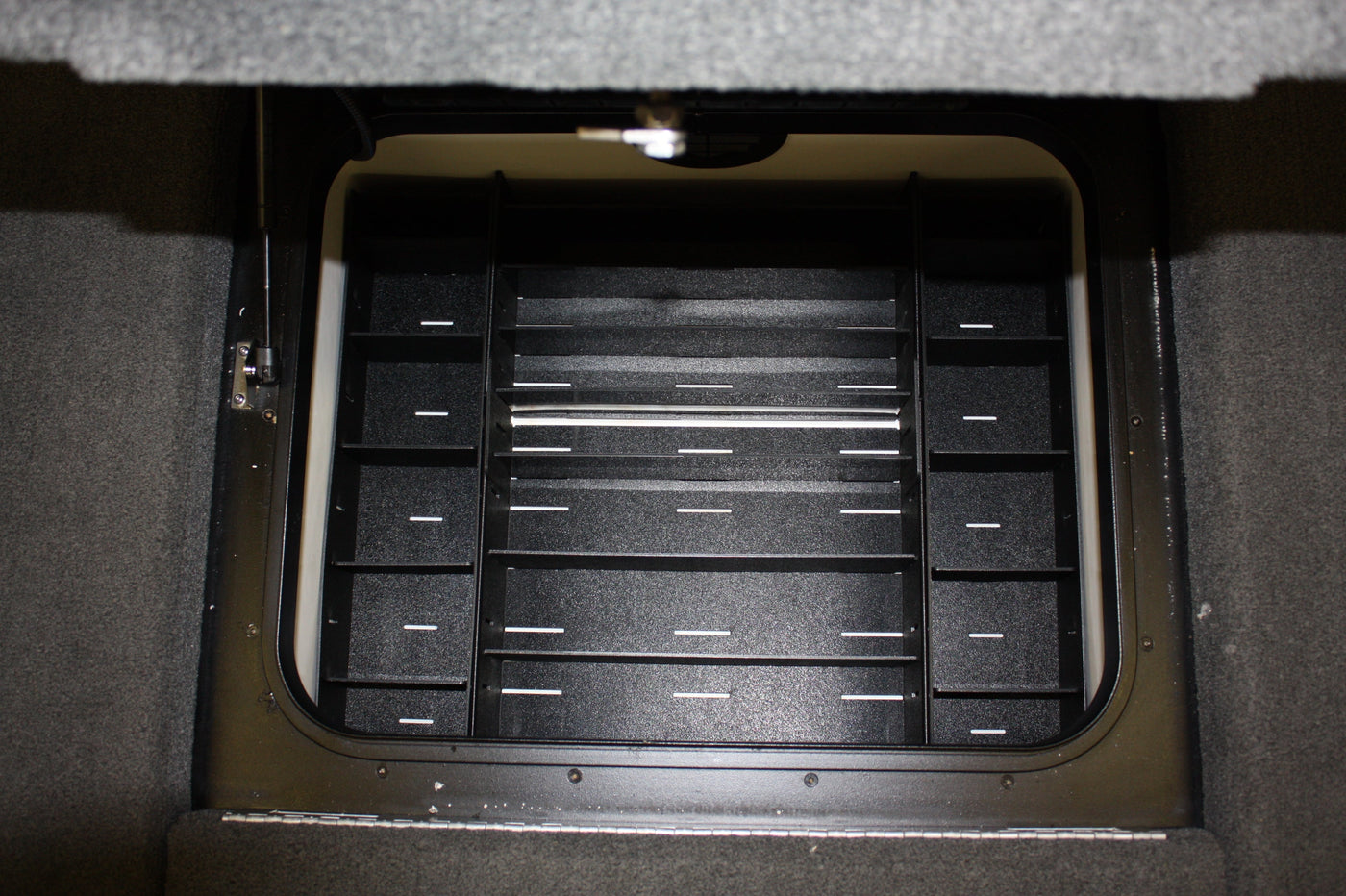 NPDSK0011 Skeeter® 2010 ZX225,2012-14 ZX20/21,2014-2016 FX21/2011 FX FRONT COMPARTMENT 1 TRAY SYSTEM