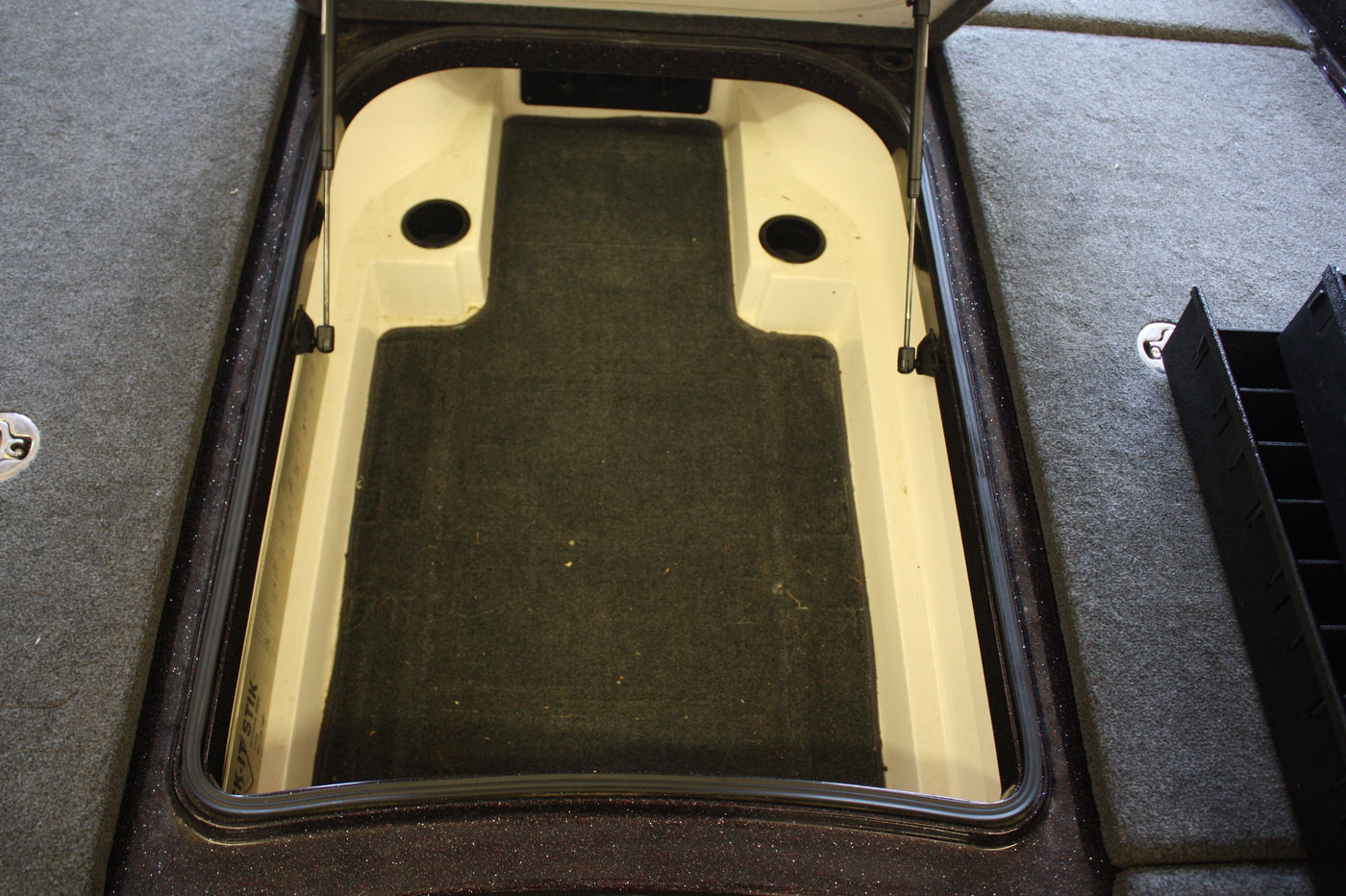 NPDRANG0009 Ranger® 2008-2009 Z520 2011 Z521 Comanche CENTER COMPARTMENT KIT