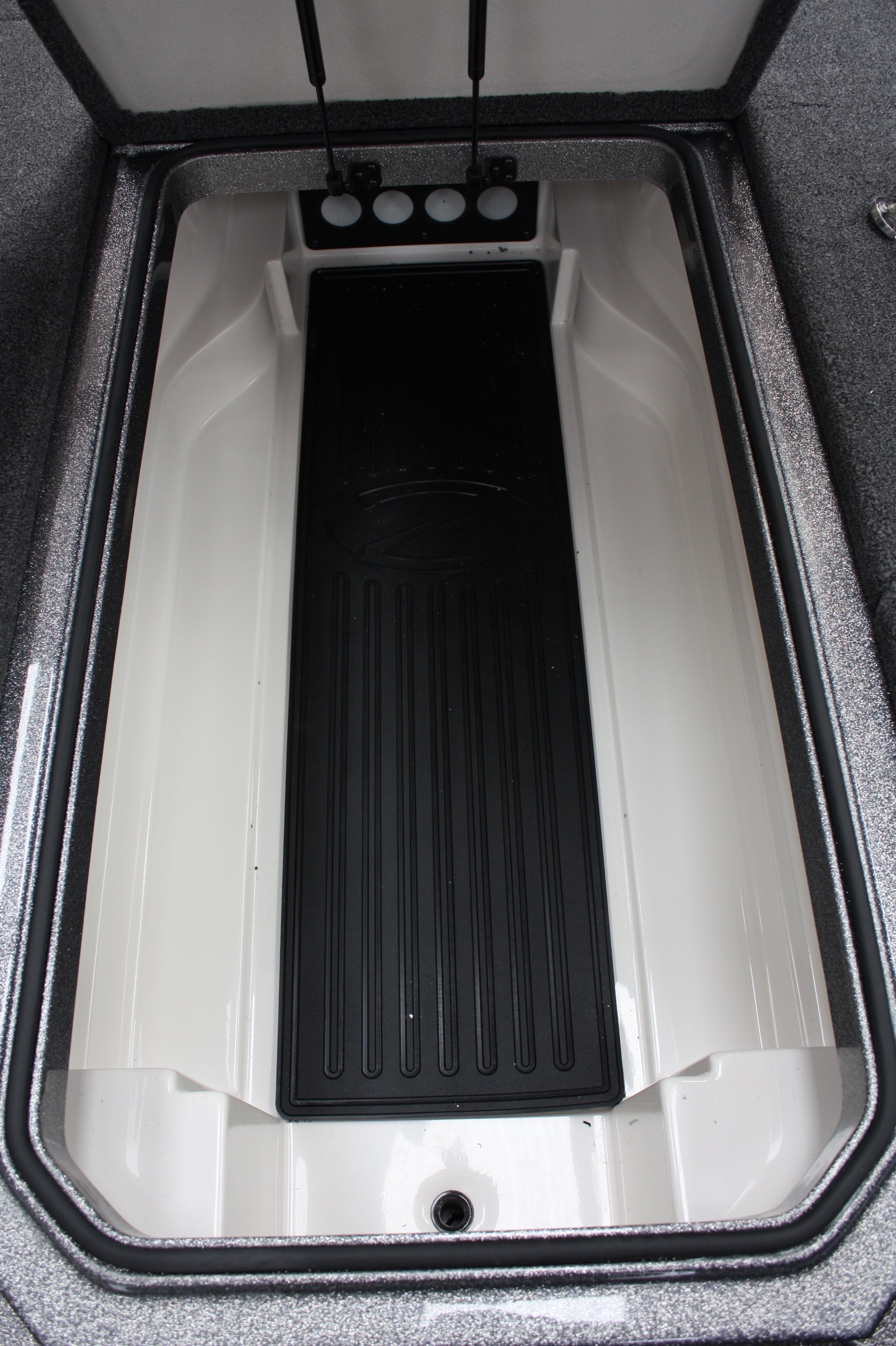 NPDRANG0016 Ranger® Z185/ 2015 118C CENTER COMPARTMENT KIT