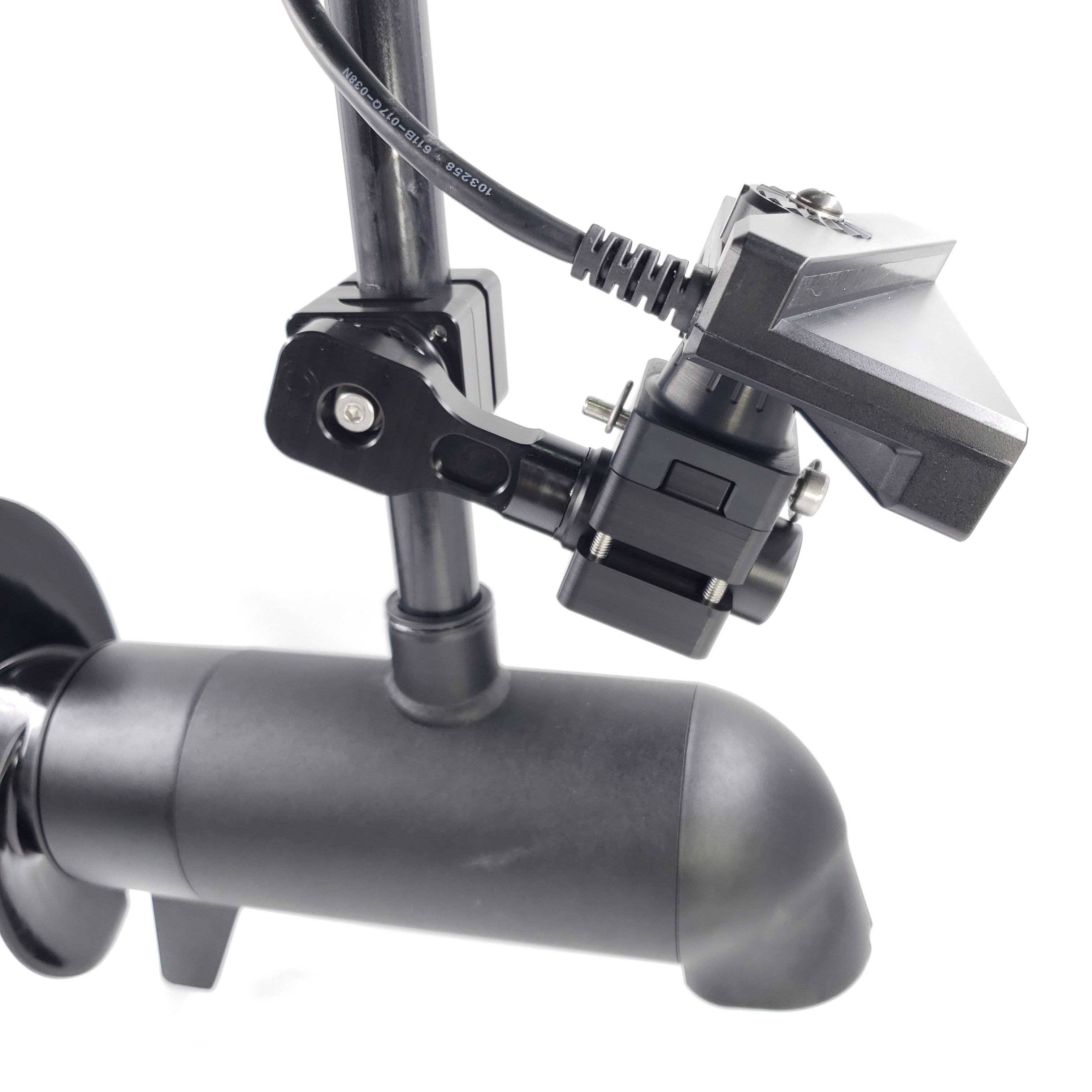 DOMINATOR-GARMIN LVS34 QUICK RELEASE MOUNT FOR TROLLING MOTOR / F.O. LINK SPACER INCLUDED