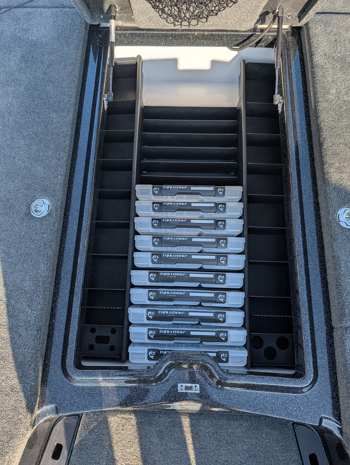 NPDSK0090 Skeeter® 2027 FXE/ZXE 20/21 CENTER COMPARTMENT KIT
