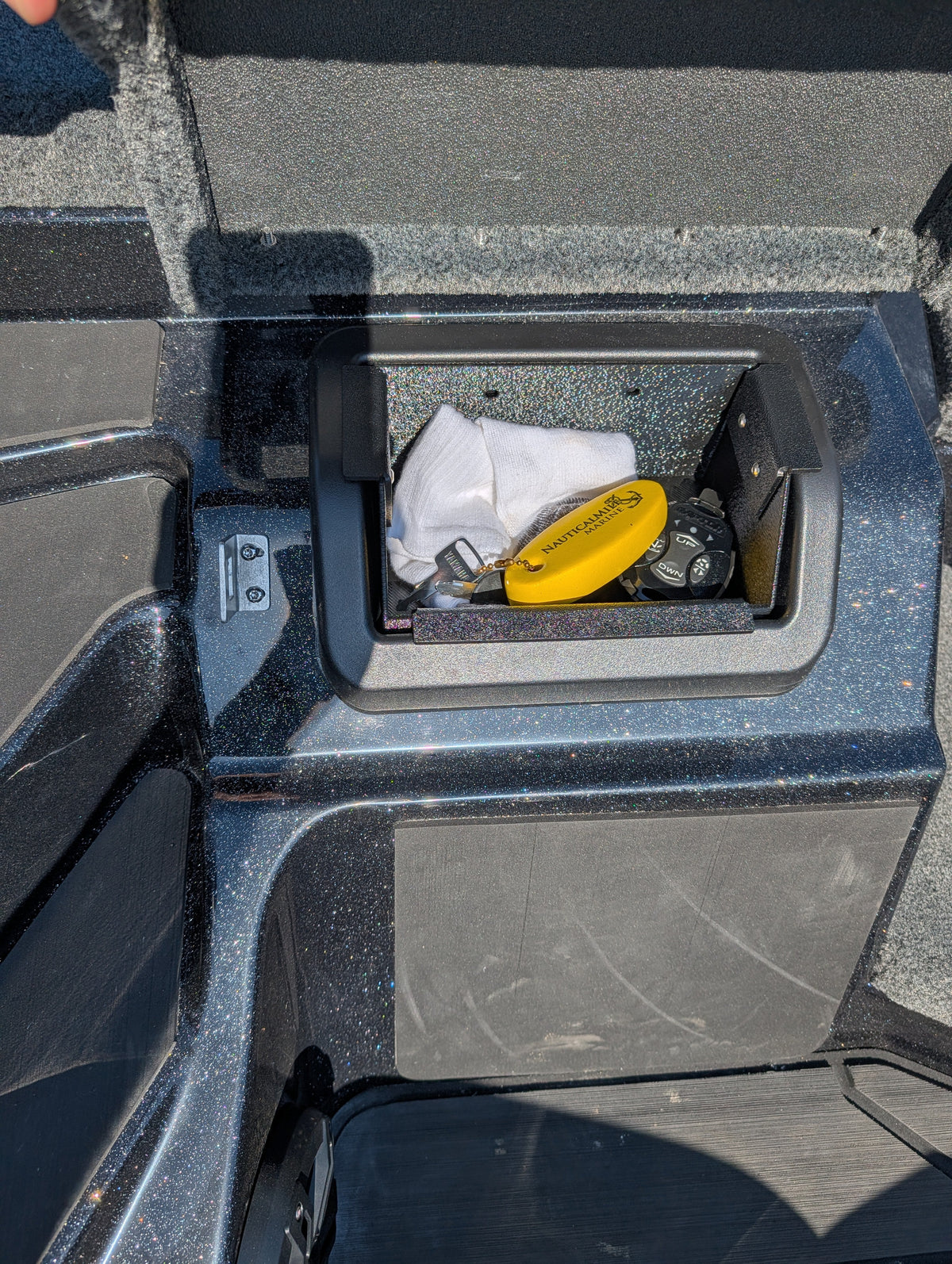 NPDSK0093 Skeeter® ZXE/FXE GLOVE BOX TRAY
