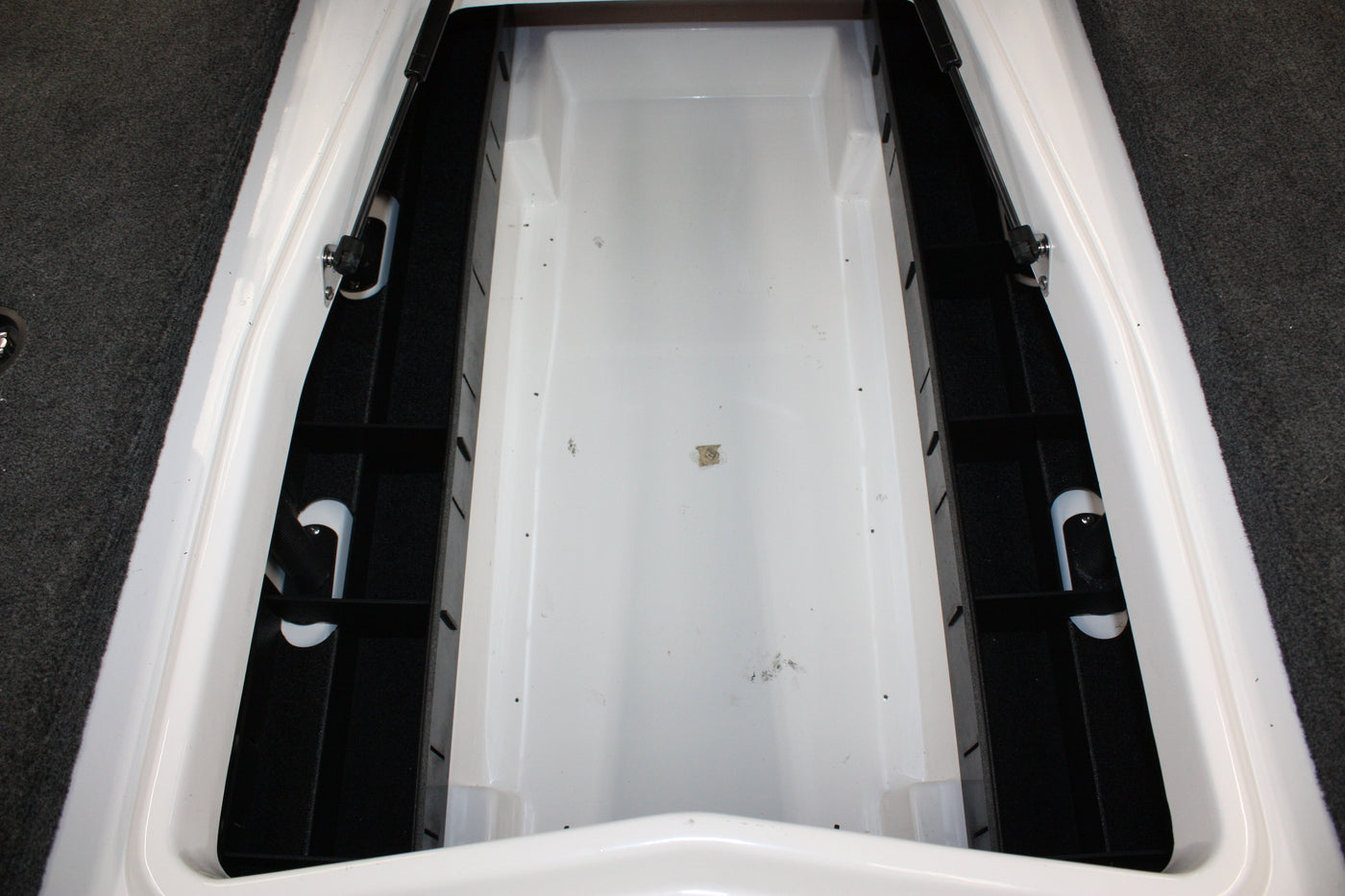 NPDSK0059 2023 - Current Skeeter® ZXR 19 CENTER COMPARTMENT SOFT PLASTICS ORGANIZER SET