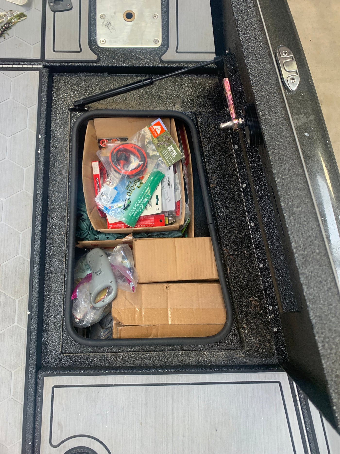 NPDAVD0002 AVID 2022 20XB STARBOARD STORAGE COMPARTMENT