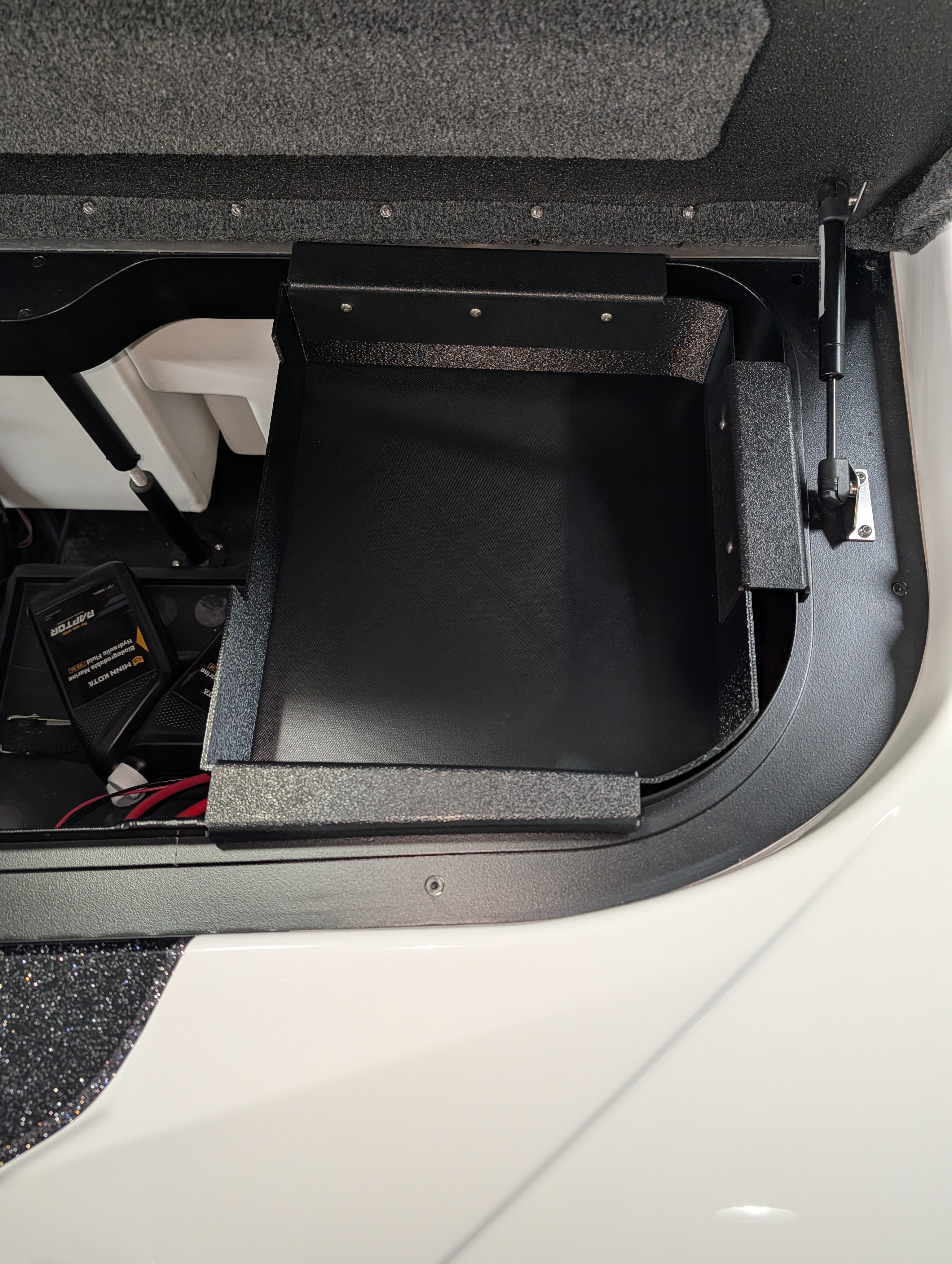NPDSK0089 SKEETER ZXE CORNER BATTERY COMPARTMENT TRAYS
